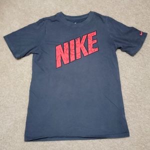 Boy's grey Nike tshirt